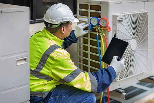 Professional Hvac technician working in Tuckahoe, VA